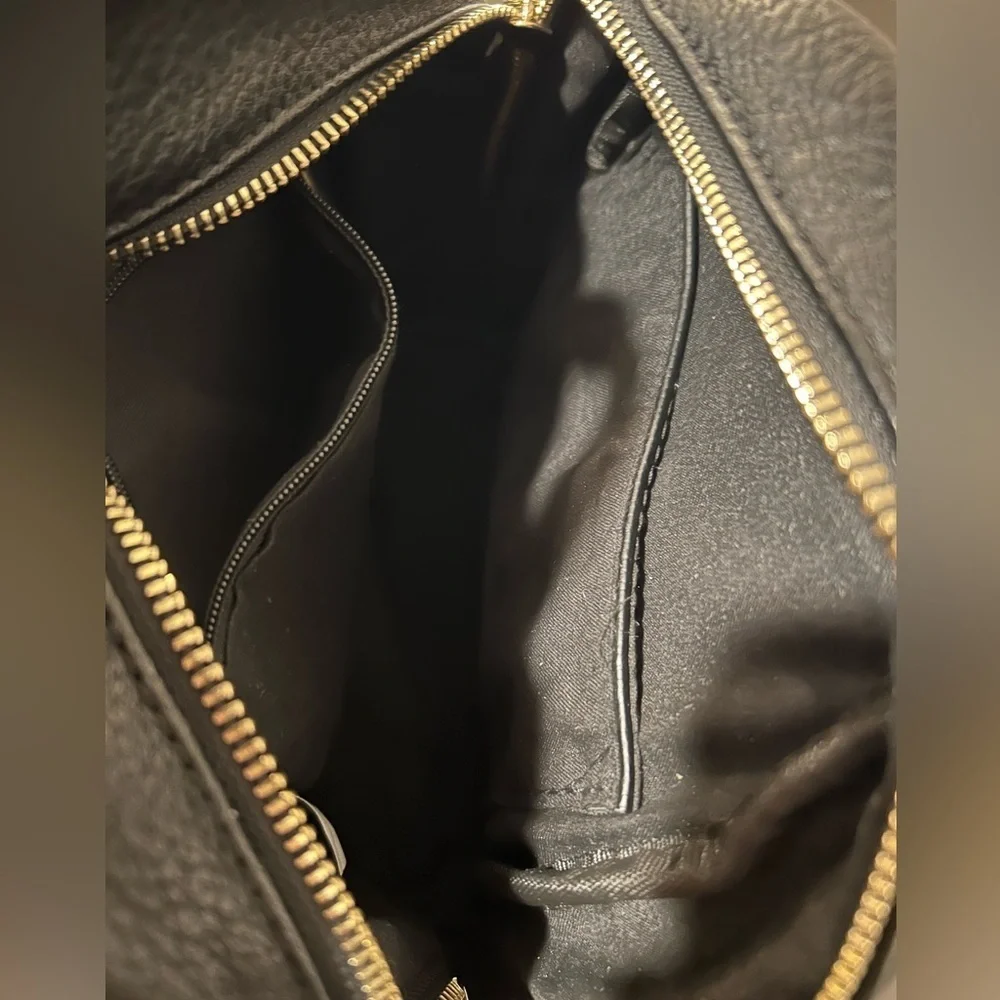 N/A black faux